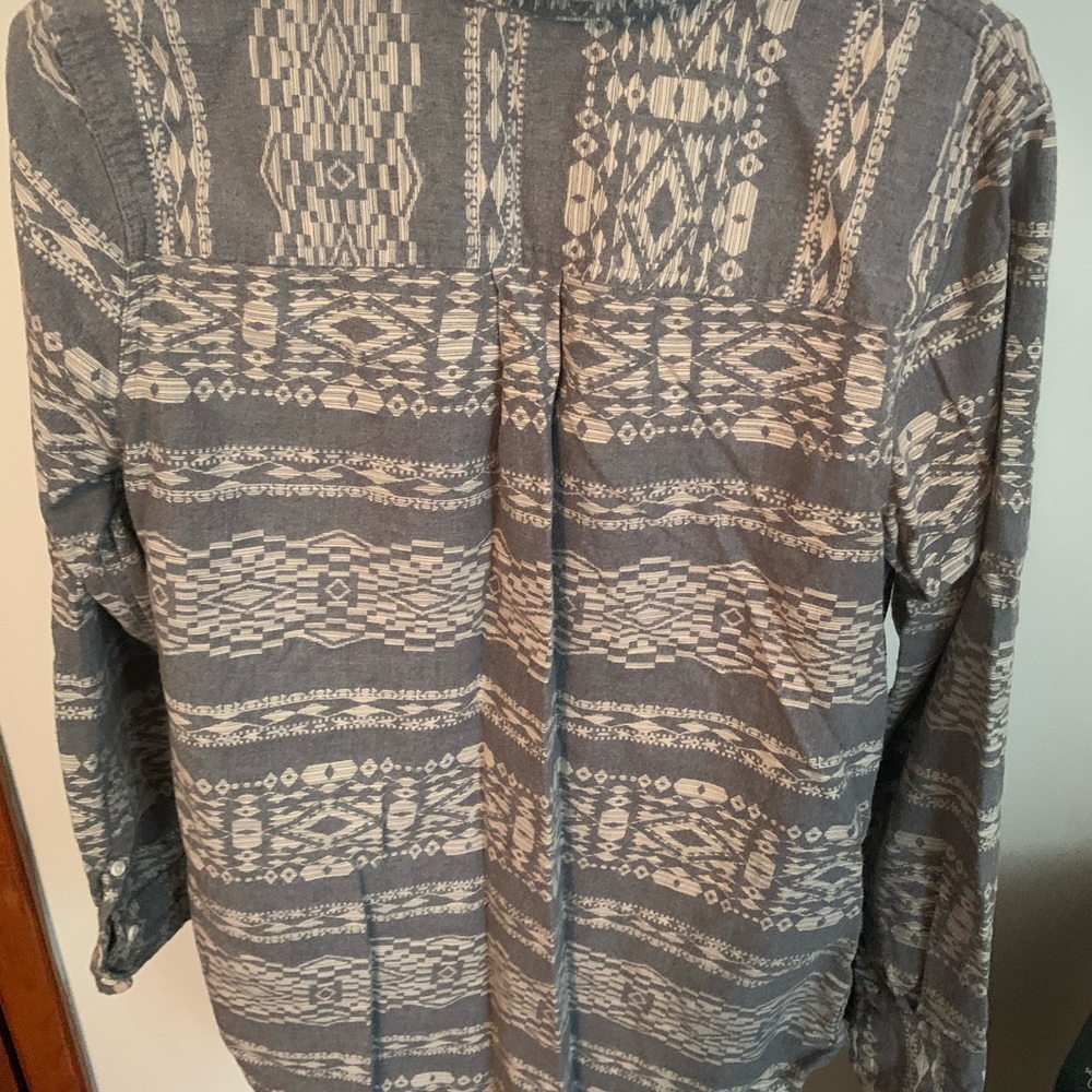 Button up - Picture 2 of 2